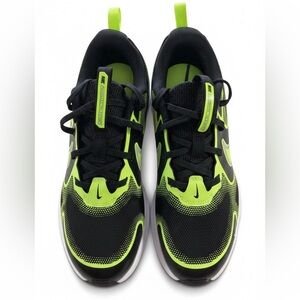 Nike Cosmic Runner GS Volt Black Electric Neon Green Boys Running Shoes 5Y